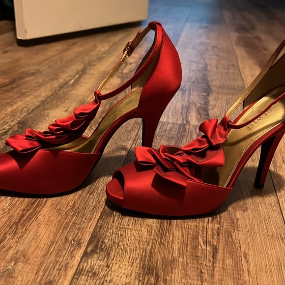 Nine West Red Frilly Heels - Picture 2 of 4